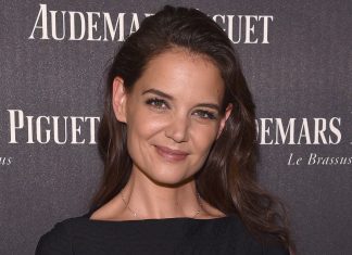 A adaptação do best-seller “O Segredo” terá Katie Holmes no elenco