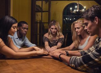 Confira as novas imagens do terror “Ouija House”