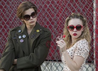 Netflix divulga teaser de ‘Everything Sucks!’, série sobre a juventude dos anos 90