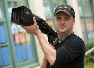 Mike Flanagan e Trevor Macy criarão novas séries e filmes para a Netflix