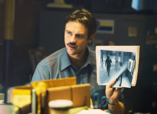 Confira o trailer insano de “Sombra Lunar”, com Michael C. Hall e Boyd Holbrook