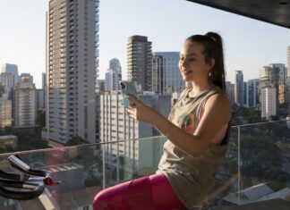 Veja o trailer e pôster de “A Garota Invisível”, com Sophia Valverde