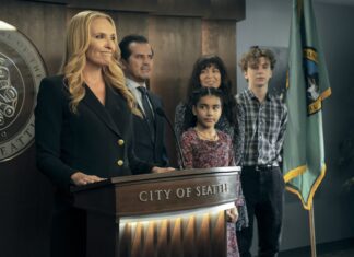 Toni Collette e John Leguizamo brilham no trailer da nova série da Amazon Prime