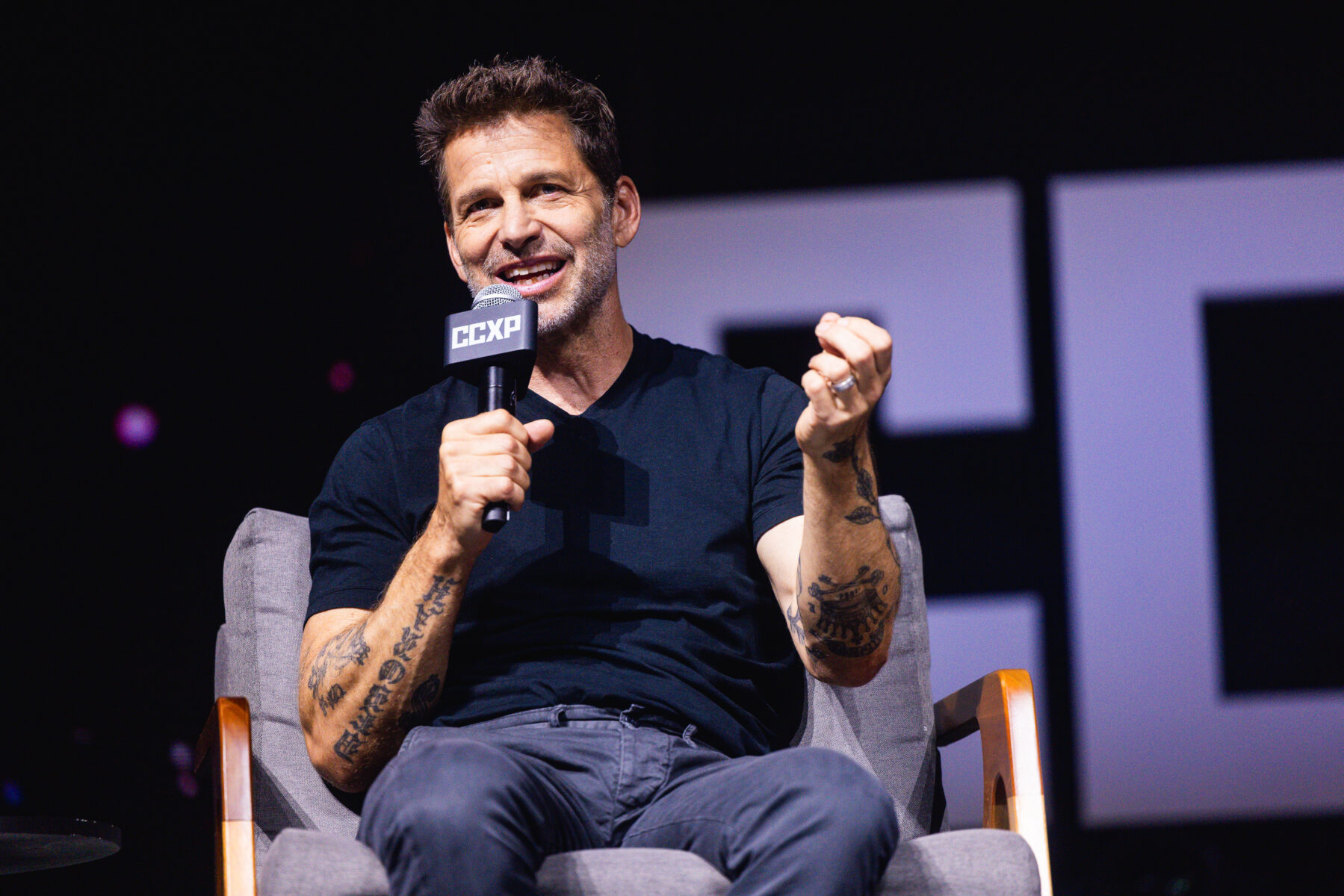 Zack Snyder estará na CCXP com elenco de Rebel Moon, seu novo filme